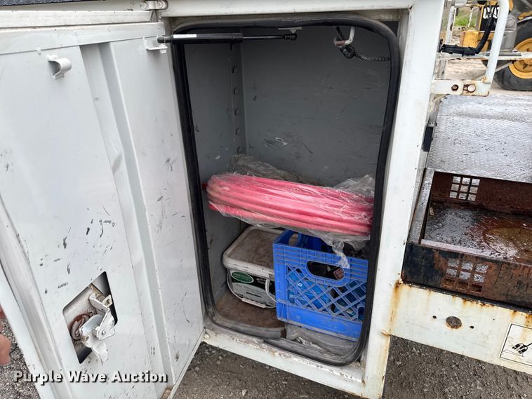 image for item ER0495 2009 Dodge Ram 5500 bucket truck