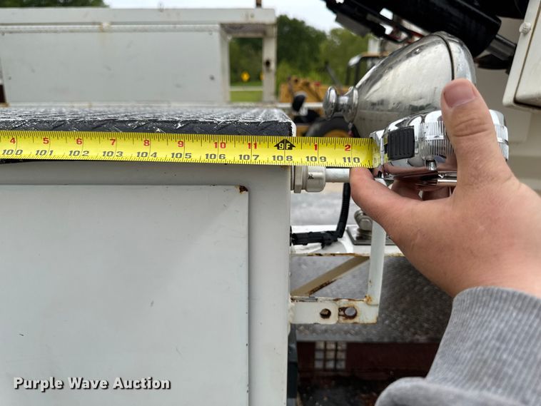 image for item ER0495 2009 Dodge Ram 5500 bucket truck