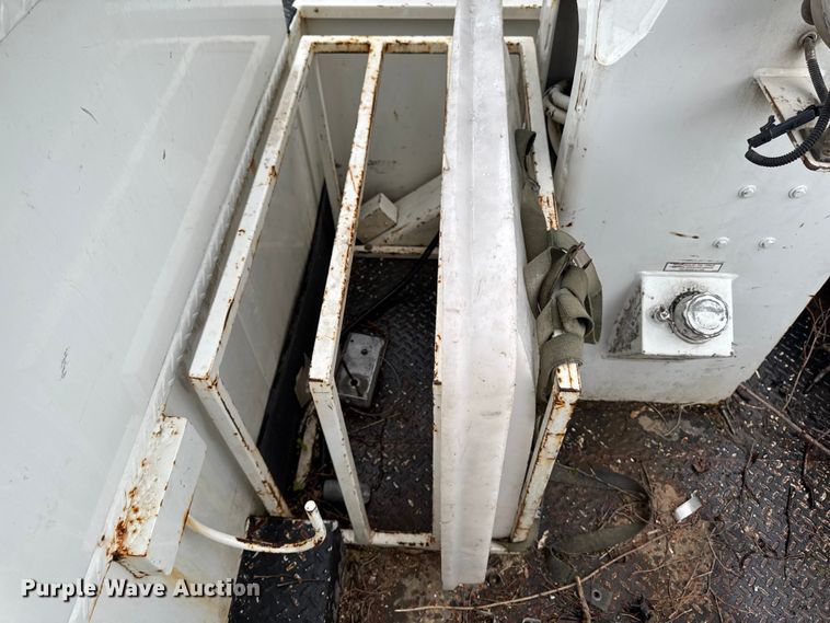 image for item ER0495 2009 Dodge Ram 5500 bucket truck