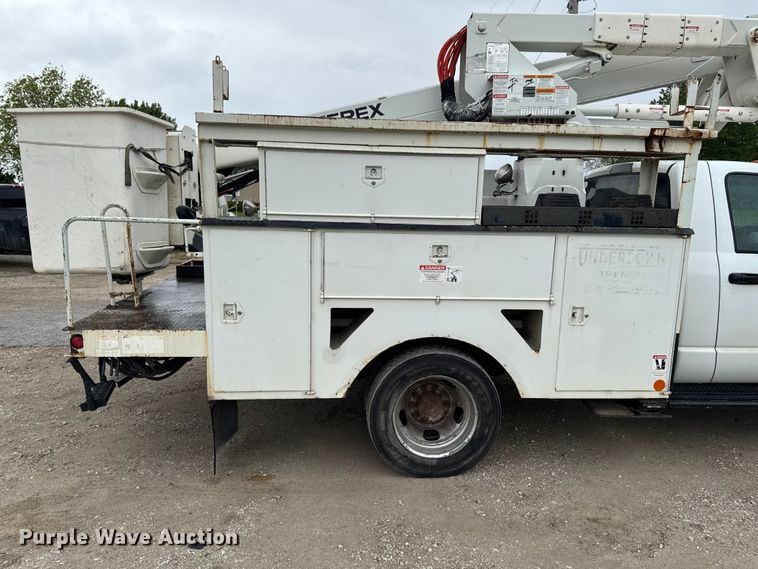 image for item ER0495 2009 Dodge Ram 5500 bucket truck