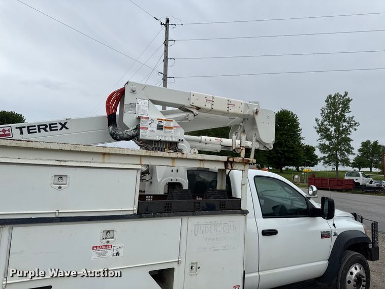 image for item ER0495 2009 Dodge Ram 5500 bucket truck