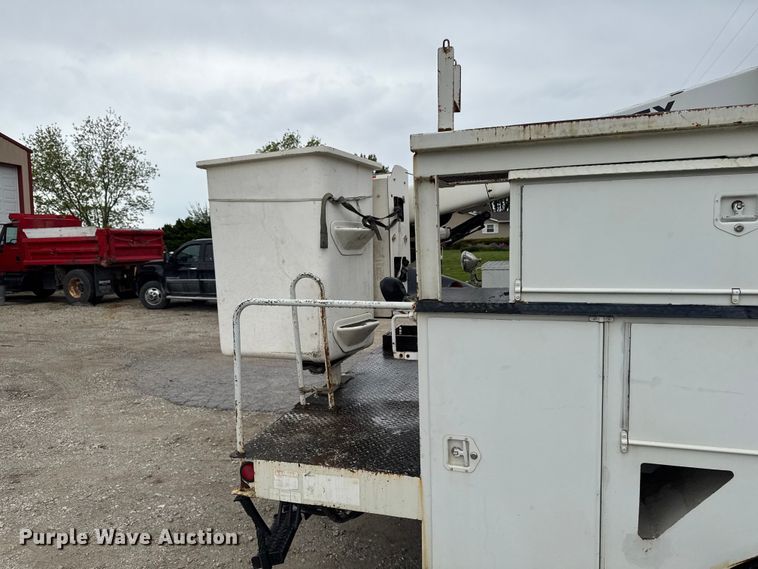 image for item ER0495 2009 Dodge Ram 5500 bucket truck