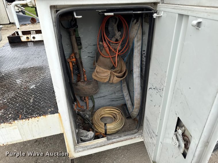 image for item ER0495 2009 Dodge Ram 5500 bucket truck