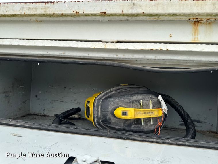 image for item ER0495 2009 Dodge Ram 5500 bucket truck