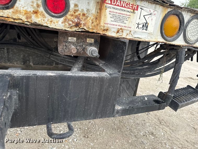 image for item ER0495 2009 Dodge Ram 5500 bucket truck