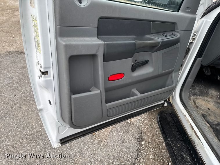 image for item ER0495 2009 Dodge Ram 5500 bucket truck