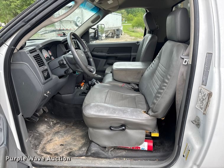 image for item ER0495 2009 Dodge Ram 5500 bucket truck