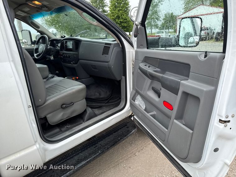 image for item ER0495 2009 Dodge Ram 5500 bucket truck