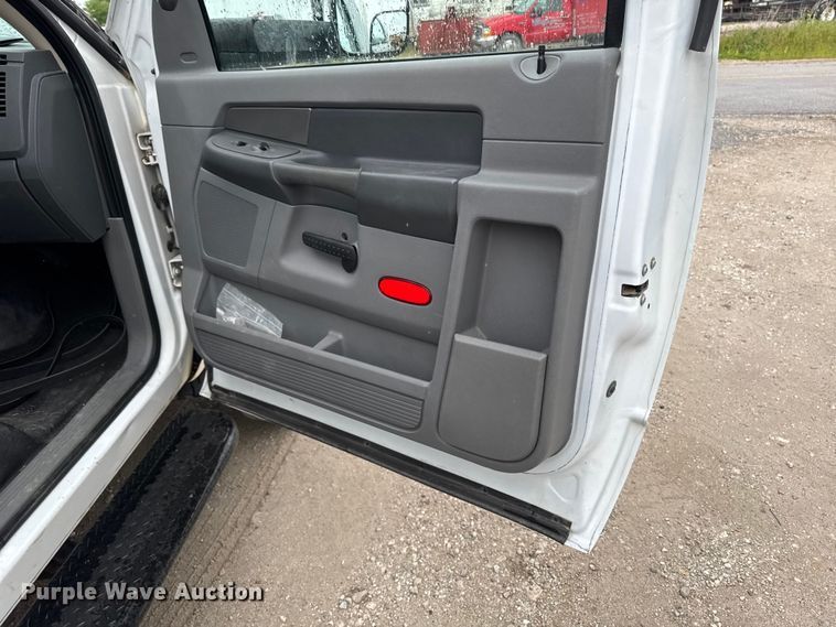 image for item ER0495 2009 Dodge Ram 5500 bucket truck