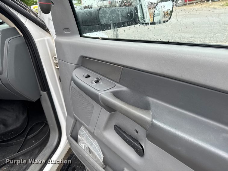 image for item ER0495 2009 Dodge Ram 5500 bucket truck