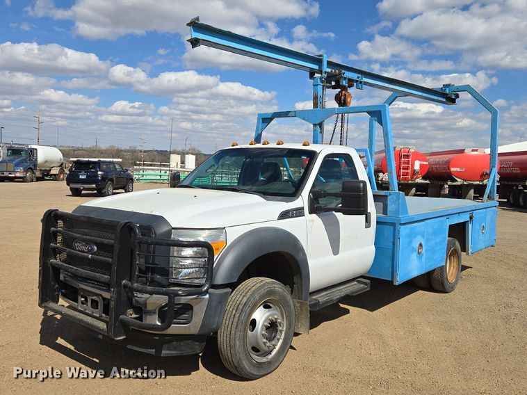 image for item ER1556 2014 Ford F-550 flatbed truck