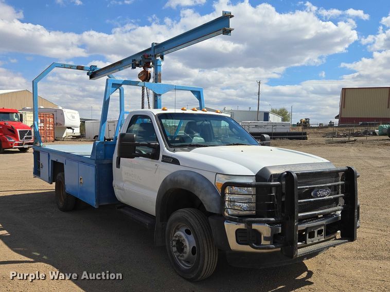 image for item ER1556 2014 Ford F-550 flatbed truck