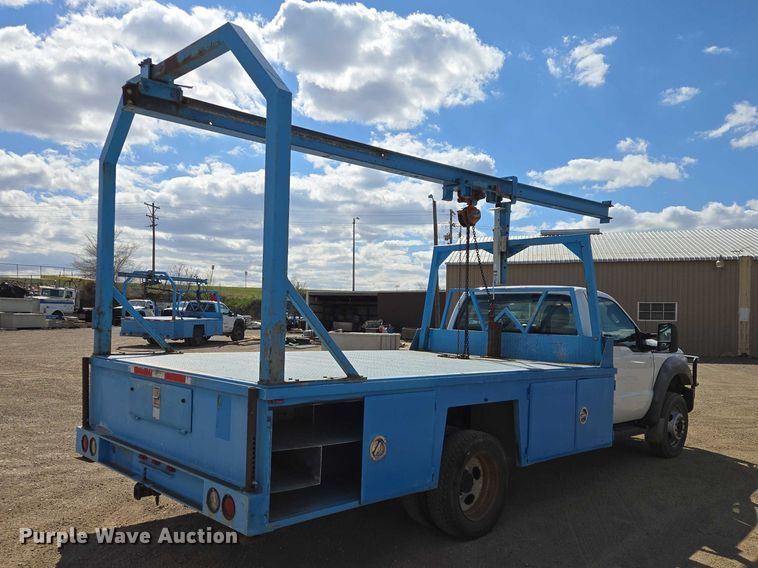 image for item ER1556 2014 Ford F-550 flatbed truck