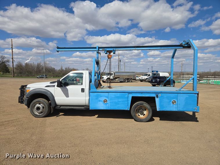 image for item ER1556 2014 Ford F-550 flatbed truck