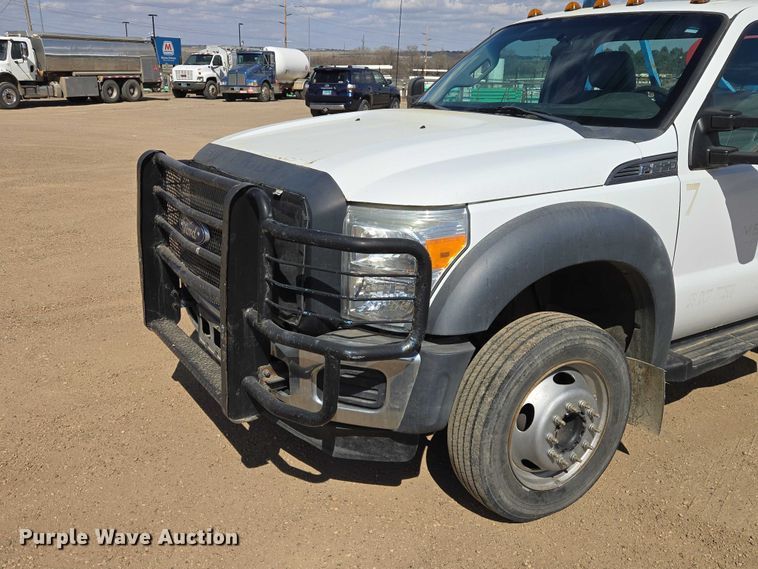 image for item ER1556 2014 Ford F-550 flatbed truck
