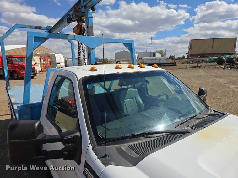 image for item ER1556 2014 Ford F-550 flatbed truck