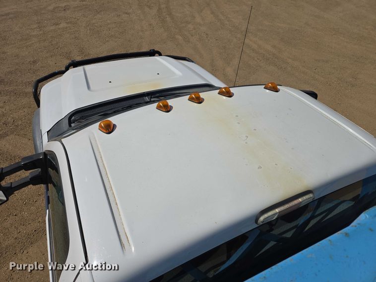 image for item ER1556 2014 Ford F-550 flatbed truck
