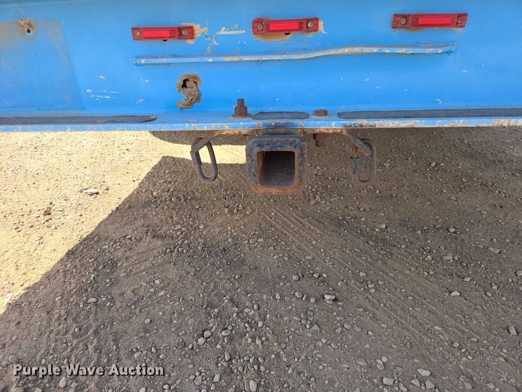 image for item ER1556 2014 Ford F-550 flatbed truck