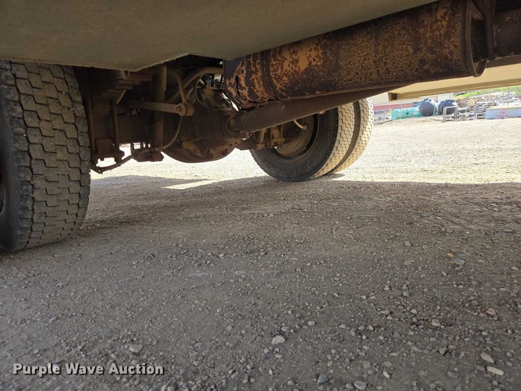 image for item ER1556 2014 Ford F-550 flatbed truck