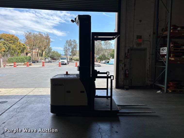 image for item ER7565 2016 Crown SP3520-30 order picker
