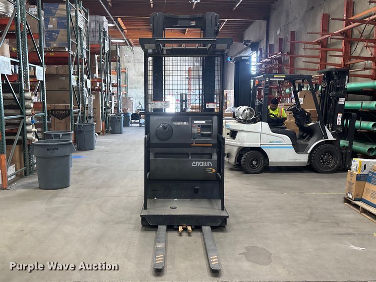image for item ER7588 2016 Crown SP3520-30 order picker