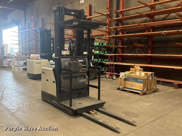 image for item ER7588 2016 Crown SP3520-30 order picker