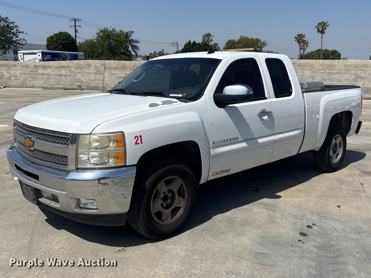 2012 Chevrolet Silverado 1500 Ext. Cab pickup truck