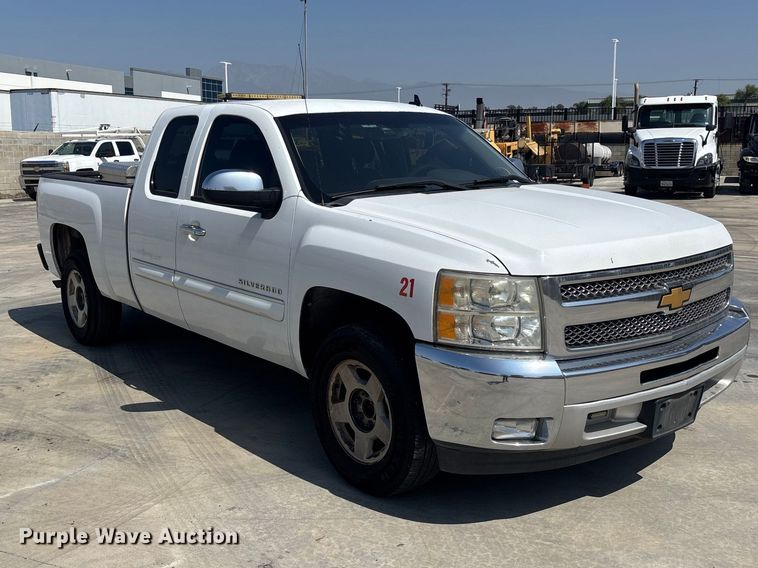 image for item ER7589 2012 Chevrolet Silverado 1500 Ext. Cab pickup truck