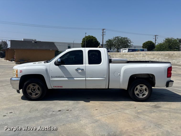 image for item ER7589 2012 Chevrolet Silverado 1500 Ext. Cab pickup truck