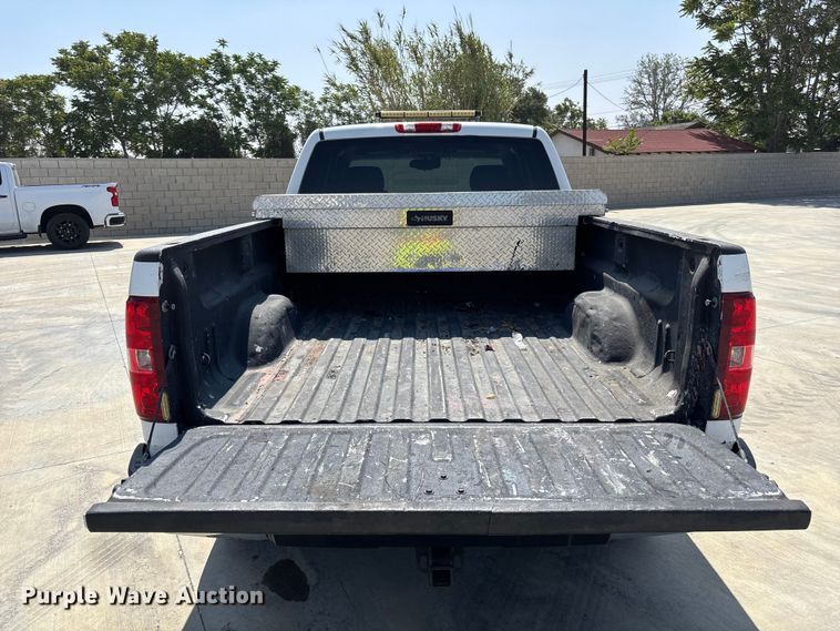 image for item ER7589 2012 Chevrolet Silverado 1500 Ext. Cab pickup truck