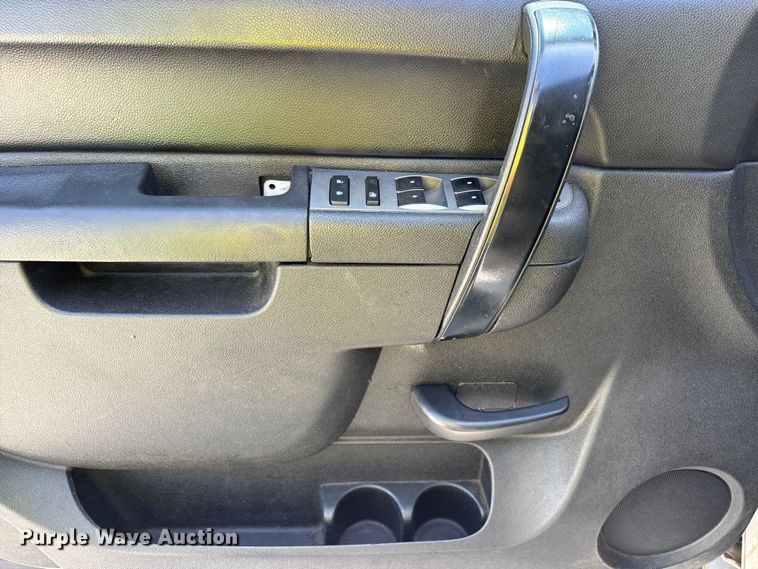 image for item ER7589 2012 Chevrolet Silverado 1500 Ext. Cab pickup truck