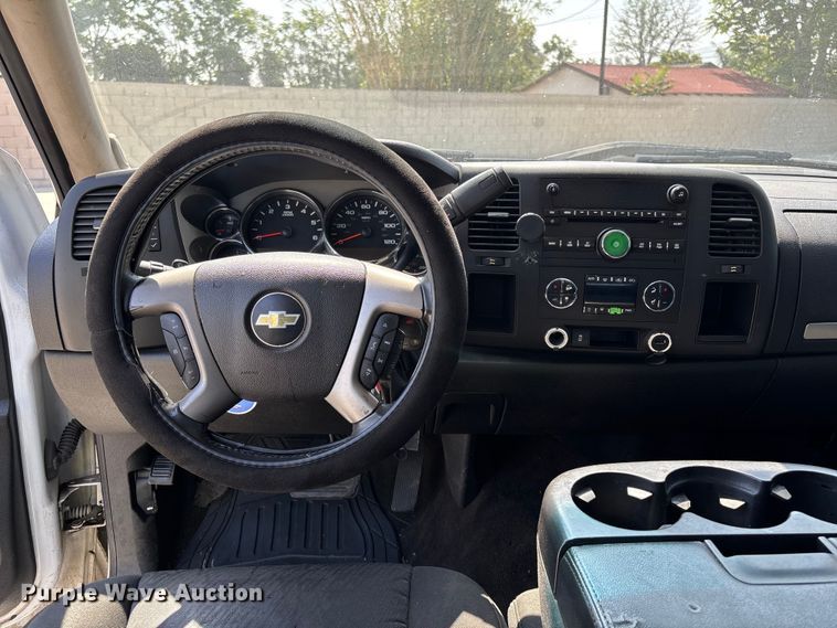 image for item ER7589 2012 Chevrolet Silverado 1500 Ext. Cab pickup truck
