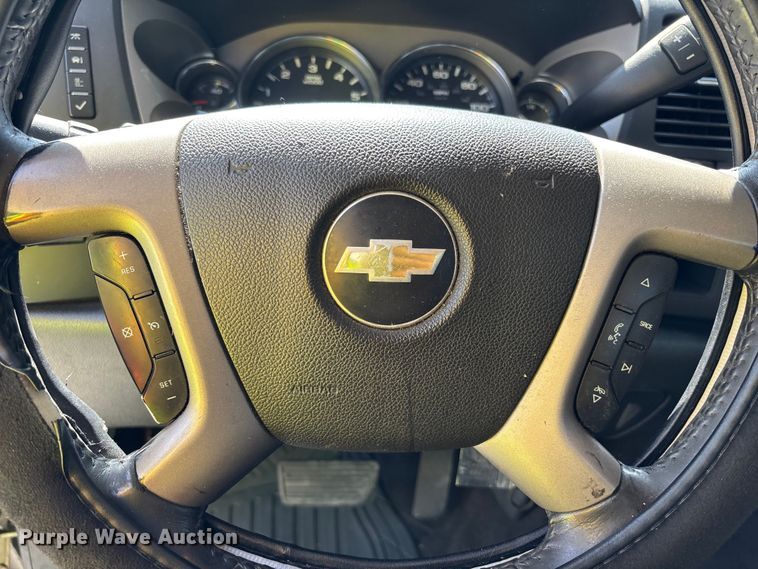 image for item ER7589 2012 Chevrolet Silverado 1500 Ext. Cab pickup truck