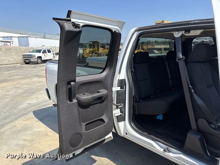 image for item ER7589 2012 Chevrolet Silverado 1500 Ext. Cab pickup truck