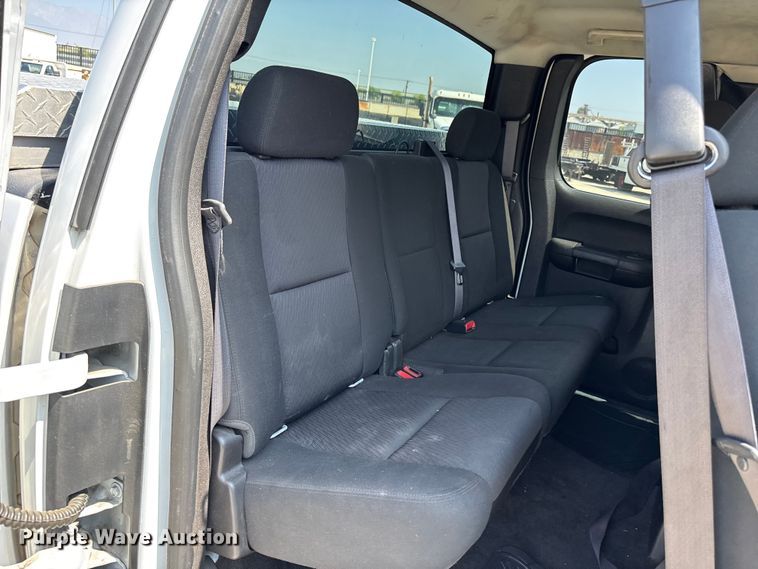 image for item ER7589 2012 Chevrolet Silverado 1500 Ext. Cab pickup truck