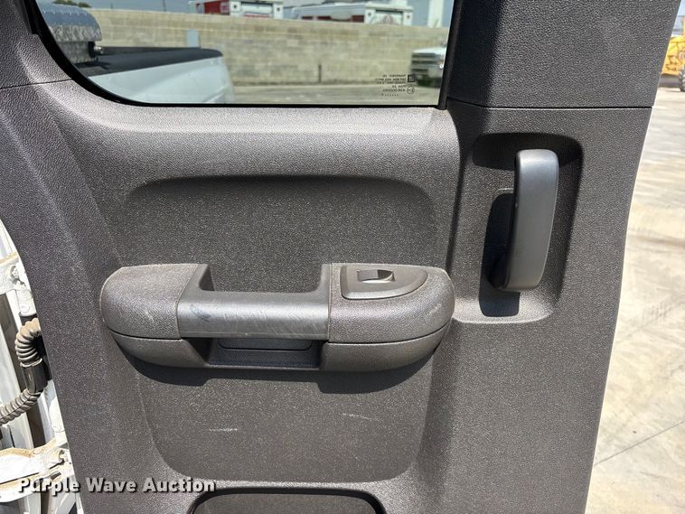 image for item ER7589 2012 Chevrolet Silverado 1500 Ext. Cab pickup truck