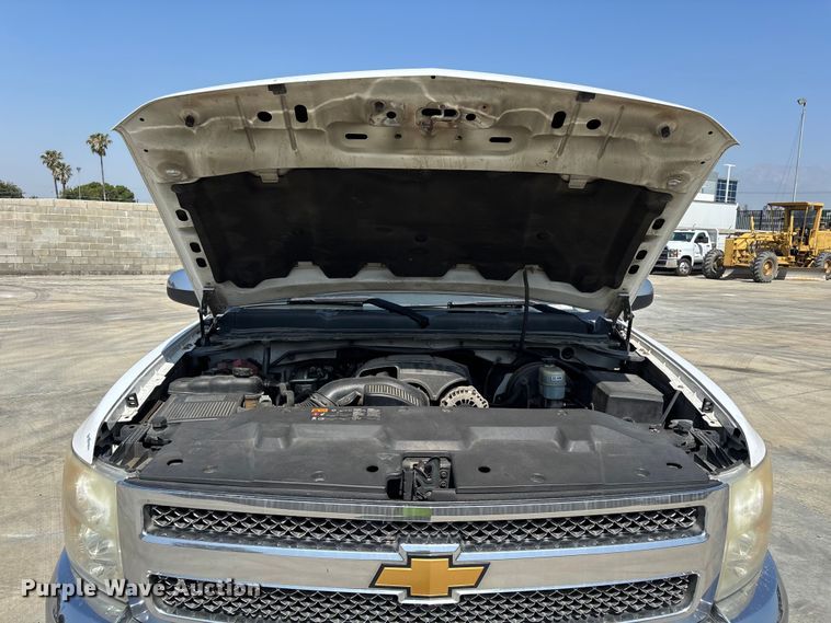 image for item ER7589 2012 Chevrolet Silverado 1500 Ext. Cab pickup truck