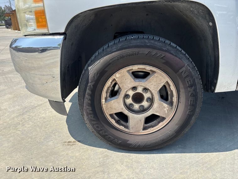 image for item ER7589 2012 Chevrolet Silverado 1500 Ext. Cab pickup truck