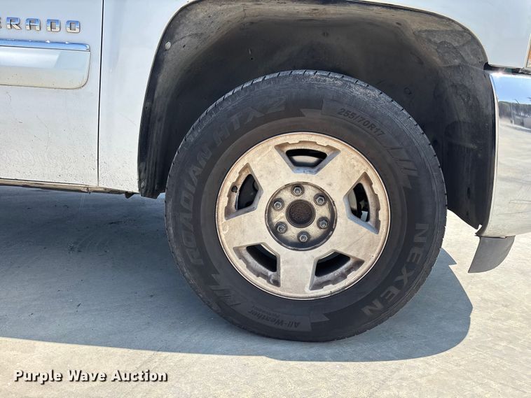 image for item ER7589 2012 Chevrolet Silverado 1500 Ext. Cab pickup truck