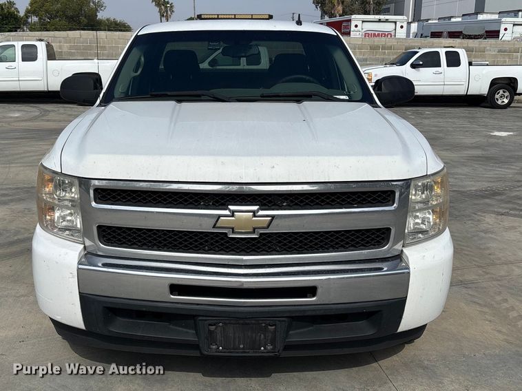 image for item ER7592 2010 Chevrolet Silverado 1500 Ext. Cab pickup truck