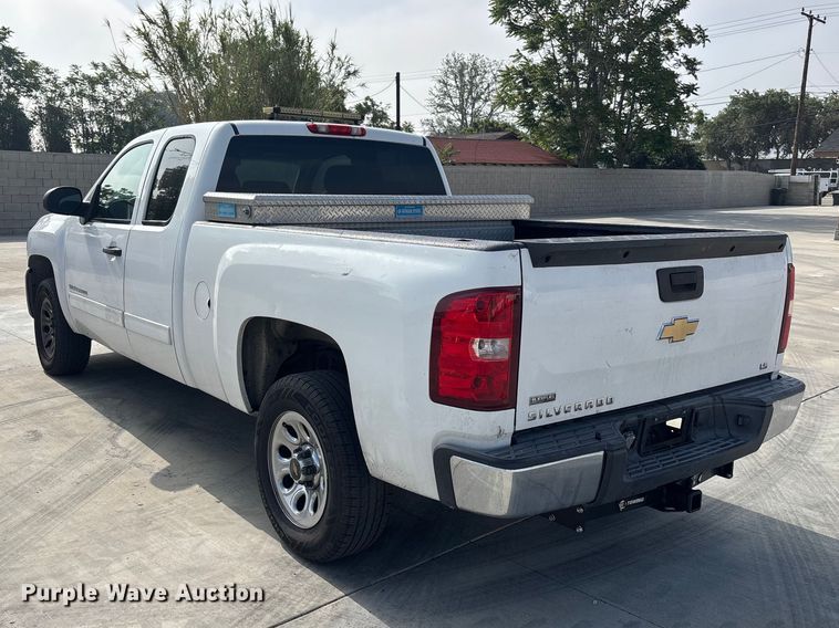 image for item ER7592 2010 Chevrolet Silverado 1500 Ext. Cab pickup truck