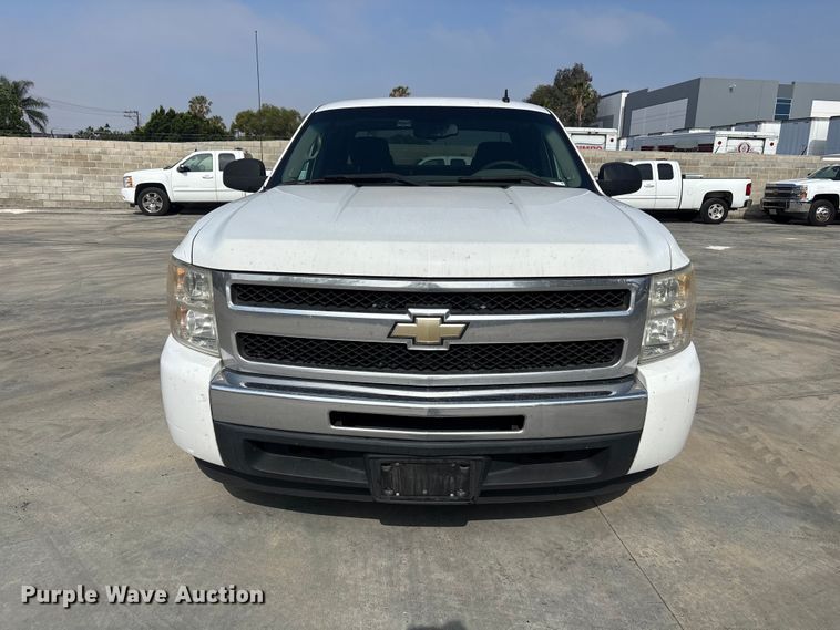 image for item ER7592 2010 Chevrolet Silverado 1500 Ext. Cab pickup truck