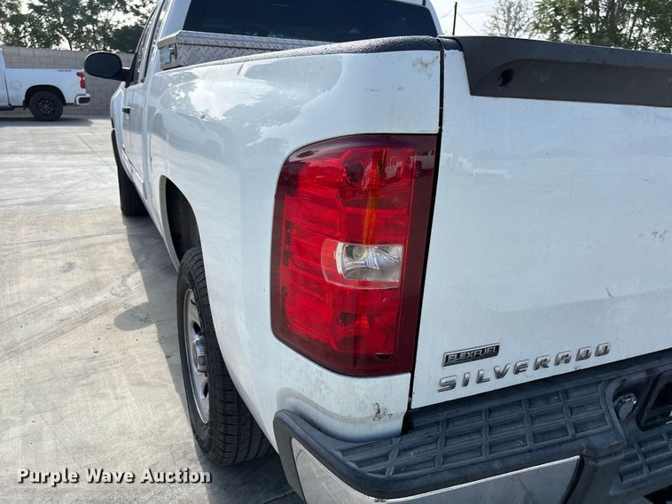 image for item ER7592 2010 Chevrolet Silverado 1500 Ext. Cab pickup truck