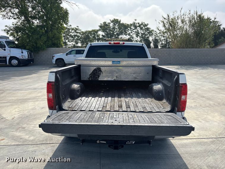image for item ER7592 2010 Chevrolet Silverado 1500 Ext. Cab pickup truck