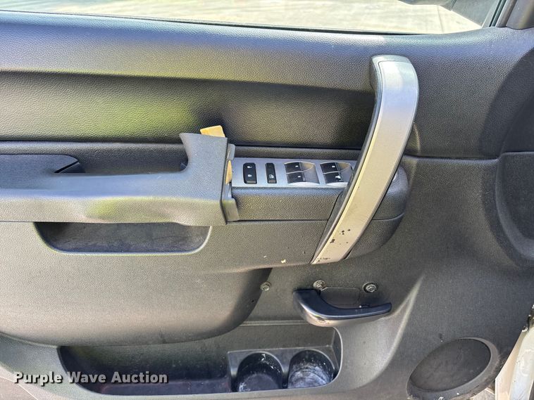 image for item ER7592 2010 Chevrolet Silverado 1500 Ext. Cab pickup truck