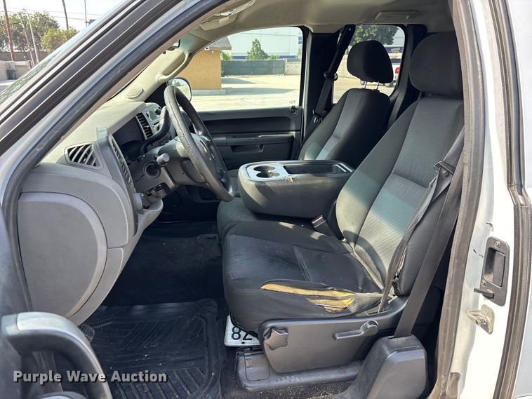 image for item ER7592 2010 Chevrolet Silverado 1500 Ext. Cab pickup truck
