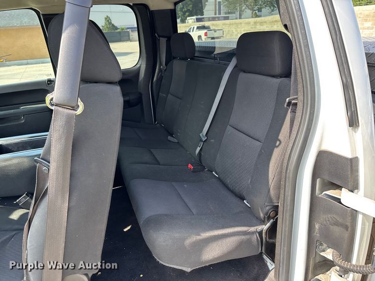image for item ER7592 2010 Chevrolet Silverado 1500 Ext. Cab pickup truck