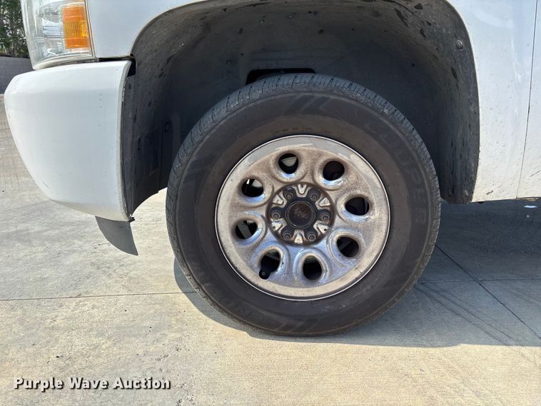 image for item ER7592 2010 Chevrolet Silverado 1500 Ext. Cab pickup truck