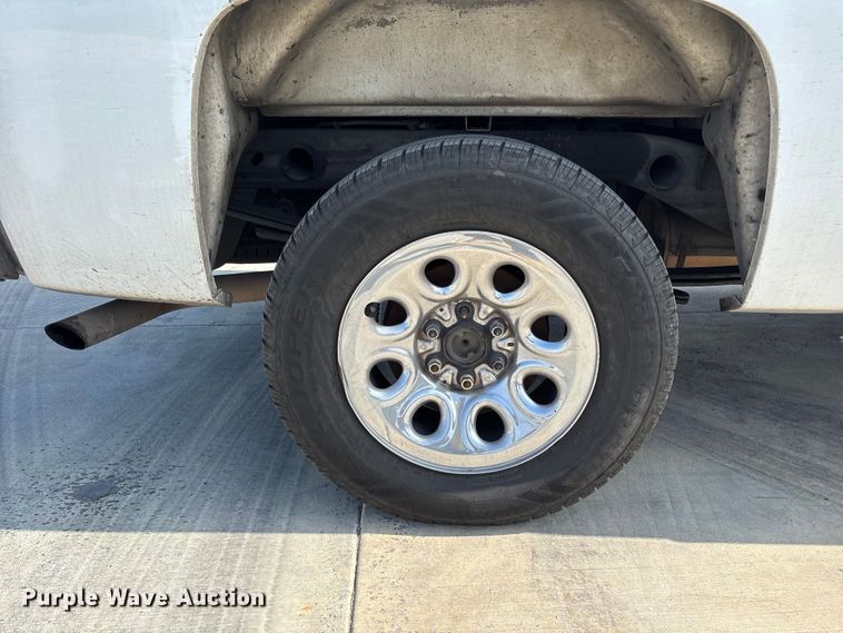 image for item ER7592 2010 Chevrolet Silverado 1500 Ext. Cab pickup truck