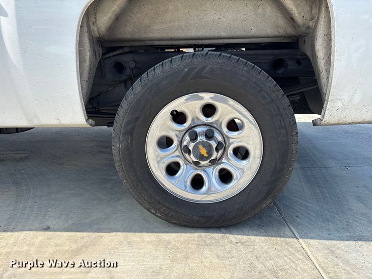 image for item ER7592 2010 Chevrolet Silverado 1500 Ext. Cab pickup truck